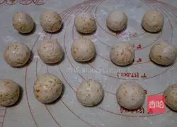 Illustration of how to make fresh meat dumplings 16