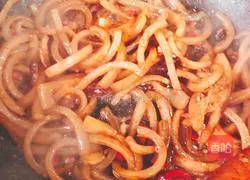 Illustration of how to make spicy five-spice pork rinds 3