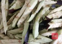 Illustration of how to make stir-fried shredded eggplant 1