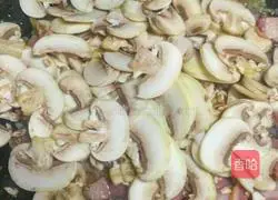 Cream Mushroom Bacon Pasta Recipe Illustration 7