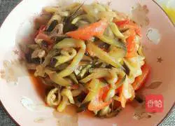 Illustration of how to stir-fry tomatoes and shredded eggplant 9