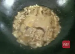 Illustration of how to cook yellow fin snapper with dried bamboo shoots 4
