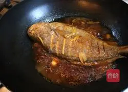 Illustration of braised yellow croaker during the Lantern Festival on the 15th day of the first lunar month 11