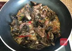 Illustration of how to make fried sea cucumber with green onion 10