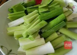 Illustration of how to make twice-cooked pork with sweet potato skin 8