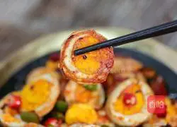 Illustration of how to make crispy money eggs 12