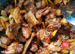 Illustration of how to make pickled pepper and beer duck 5