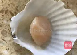Illustration of how to make steamed scallops with garlic vermicelli 7