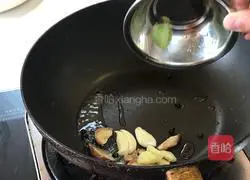 Illustration of how to make fried pork ribs with black bean sauce 6