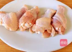 Illustration of how to make braised chicken wing roots 1