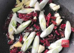 Recipe for braised abalone chicken Illustration 5