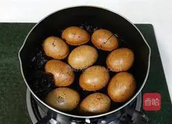 Illustration of how to make brown sugar tea eggs 9