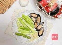 Illustration of how to make mussels with asparagus 1