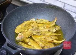 Dry fried yellow croaker Illustration of how to do it 8