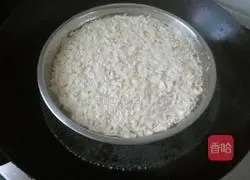 Illustration of how to make traditional Cantonese carrot cake 7