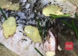 Illustration of how to make carp steamed eggs 7