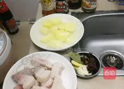 Illustration of how to make braised pork with potatoes 3