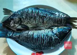 Illustration of braised spineless crucian carp 4