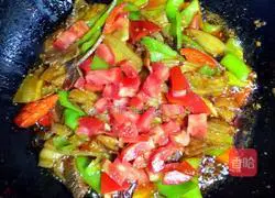 Illustration of the recipe for twice-cooked pork with red pepper and green sauce 11