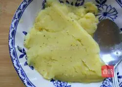 Illustration of how to make mashed potato cookies 2