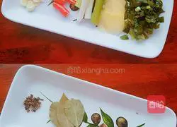 Illustration of how to make stewed chicken nuggets with dried mushrooms 3