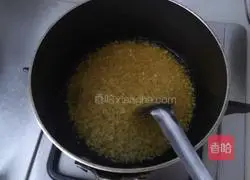 Illustration of how to make garlic vermicelli scallops 4