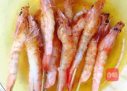 Illustration of how to make fried prawns 8