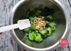 Illustration of how to make braised shrimps and rapeseed 11