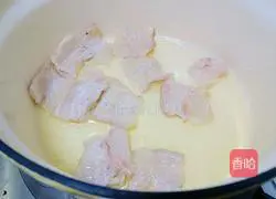 Illustration of how to make Chinese cabbage, pork and tofu stewed with vermicelli 2