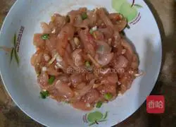 Illustration of how to make fried chicken tenders 4