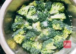 Illustration of how to cook broccoli 3