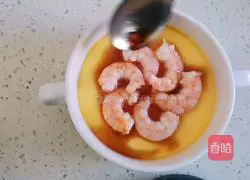 Illustration of how to make steamed eggs with shrimps 10