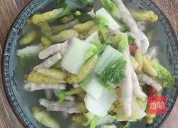 Illustration of how to make pickled pepper, chicken feet and stewed cabbage 4
