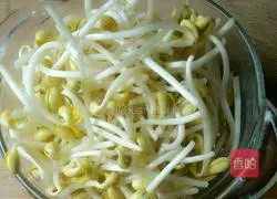 Illustration of how to make spicy boiled fish 6