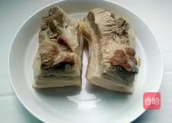 Illustration of how to make stir-fried twice-cooked pork with dried fragrant seeds 4