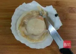 Illustration of how to make steamed scallops with garlic 1