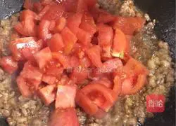 Illustration of how to make macaroni with tomato meat sauce 4