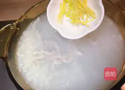 Cantonese-style mushroom and lean meat porridge recipe 11