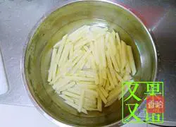 Illustration of making homemade ketchup for French fries 1