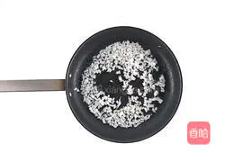 Illustration of how to cook chicken braised in Lyon white wine 1