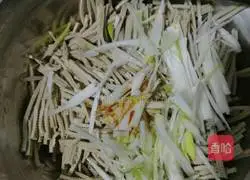 Illustration of how to make braised tofu shreds 7