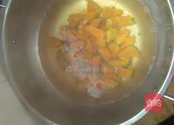 Illustration of how to make mung bean and pumpkin soup 4