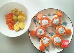 Illustration of how to make steamed shrimps with carrots and eggs 6