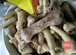 Illustration of how to make braised chicken feet 5