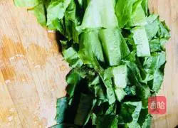 Light and delicious lettuce and scrambled eggs Illustration of how to do it 1