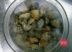 Illustration of how to make stir-fried rice cakes 1