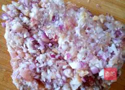 Illustration of how to make mashed potato meatloaf 3