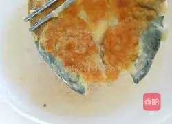 Illustration of how to make yellow croaker in pot 8