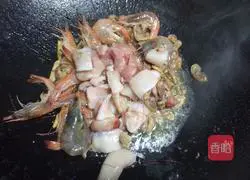 Illustration of how to make seafood porridge 3