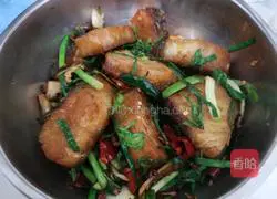 Illustration of how to make spicy herring pieces 14